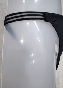 ⚛️ 32. Size Black V Look
