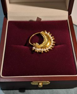 Exquisite Gold Nath with Pearls