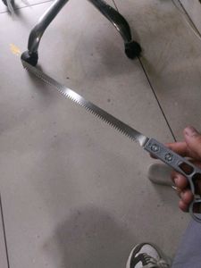 hand saw cutter (so sharp)