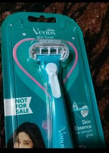 Gillette Venus Razor for Smooth Skin.. salee