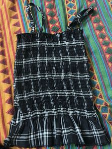 black n white tank top