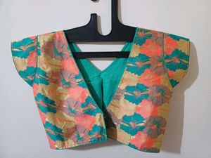 🆕️ Vibrant Floral Print Blouse