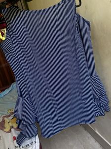 Stylish Navy Striped Cold Shoulder Top