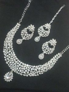 Stunning Rhinestone Jewellery Set