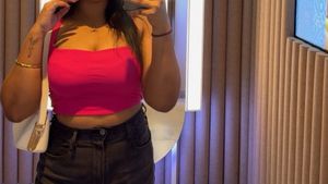 Vibrant Pink Cropped Tank Top
