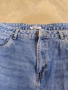 Jeans With Flare Bottoms
