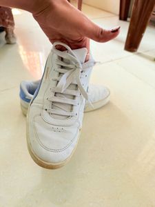 Puma Sneakers