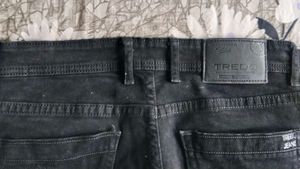 Signature Black Jeans | Timeless Style