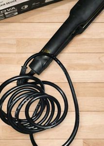 NOVA Straight Hair Device