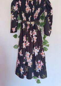 Elegant Floral Print Pleated Midi Dress