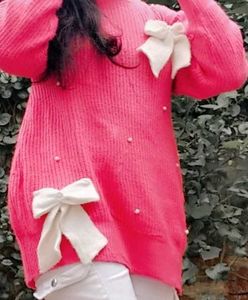 Pink Knit Sweater with Bows🎀