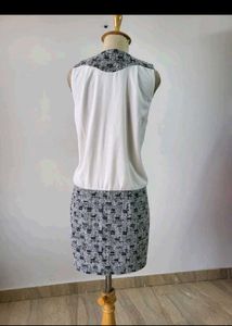Chic Sleeveless Dress