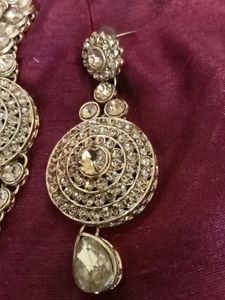 Stunning Kundan Necklace Set with Earrings