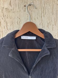 Black Ribbed Cropped Button-Up Shirt