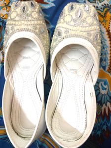 Embellished White Juttis