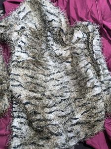 vry pretty shrug for women