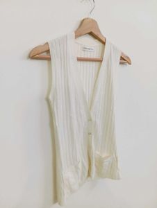 Chic White Sleeveless V-Neck Vest