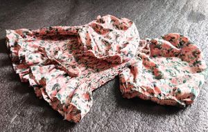 FRONT STRING FLORAL CROP TOP