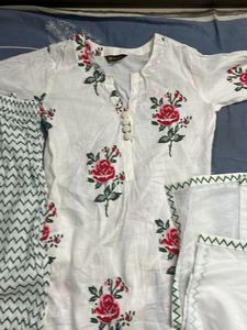 White Kurta With Rose Print Set