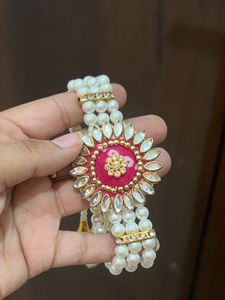 Beautiful Floral Pearl Bracelet