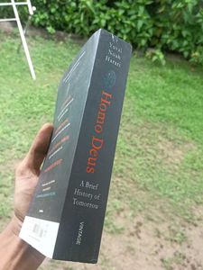 🧬 Homo Deus by Yuval Noah Harari