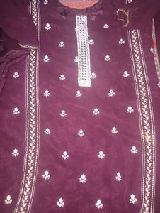 free delivery Maroon Kurta Set with Embroidery