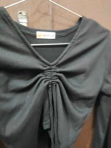 A solid black top for daily use
