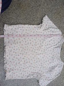 H&amp;M Cute fitted tshirt with butterfly print