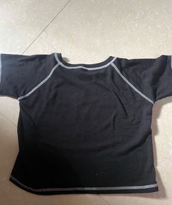 Black Graphic Print Cropped Top