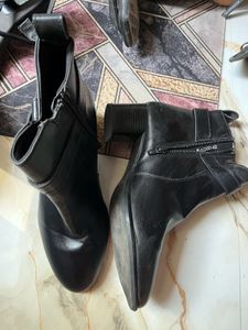 Chic Black Ankle Boots