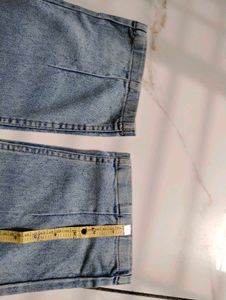 Light Wash Pleated Baggy Jeans