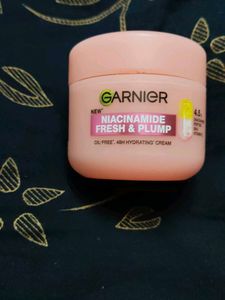 Garnier Niacinamide Fresh & Plump Cream