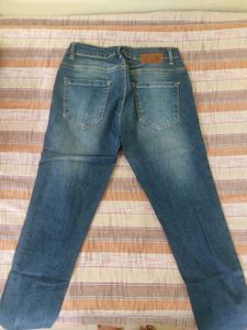 here and now Distressed Denim Jeans