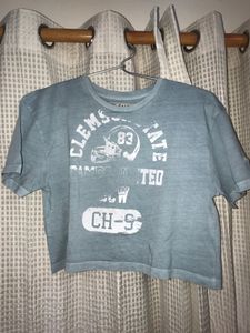 drop shoulder crop t shirt