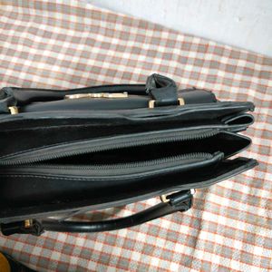 Chic Black Handbag