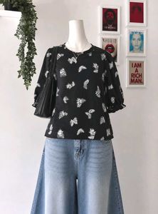 Black leaf print puff sleeve top