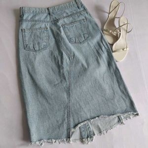 Light Wash Denim Button-Front Midi Skirt ⚘️✨️