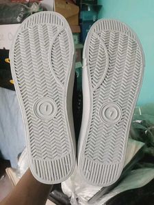 NEW NO USED SNEAKERS SHOES FOR MEN.