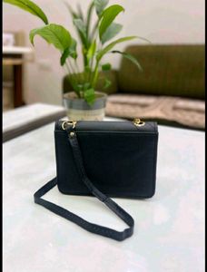 Chic Black Quilted Crossbody Bag