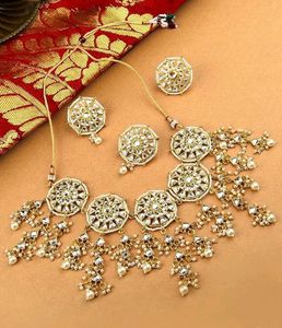 145. Zaveri Pearls Kundan Set