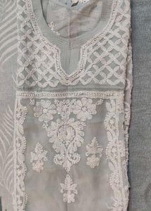 Women Chikankari Embroidered Straight Kurta