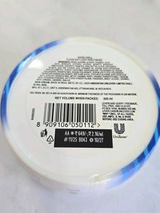 Vaseline Cloud Soft Light Moisturiser