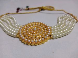 Elegant Pearl and Gold Necklace Set