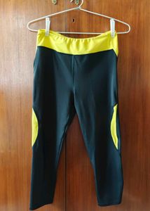 Workout Leggings with Yellow Accents