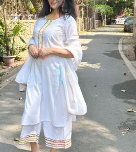 Bitterlime Women Yoke Design Gotta Patti Kurta Set