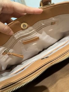 FLASH SALE🔥🔥 NEW Tan Hand / Laptop Bag