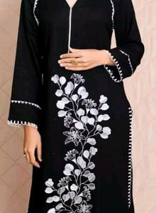 Elegant Black Kurta with White Floral Embroidery