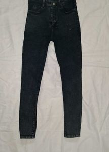 2 Pairs of Women's Jeans
