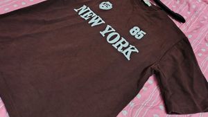 Brown New York Graphic T-Shirt unisex