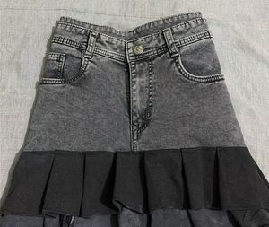 Stylish Denim Skirt with Pleated Hem